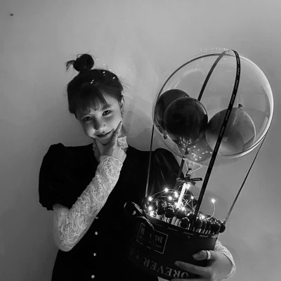 帅气情侣头像一男一女黑白
