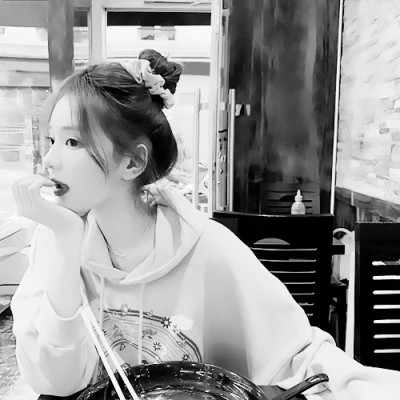 帅气情侣头像一男一女黑白