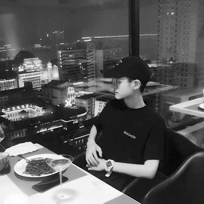 帅气情侣头像一男一女黑白