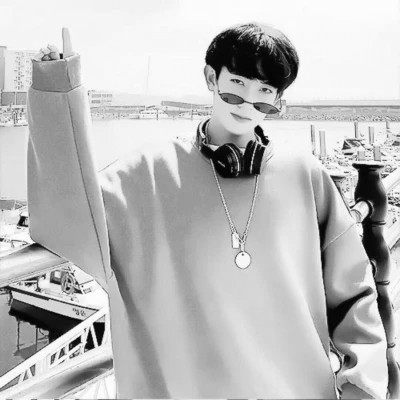 帅气情侣头像一男一女黑白