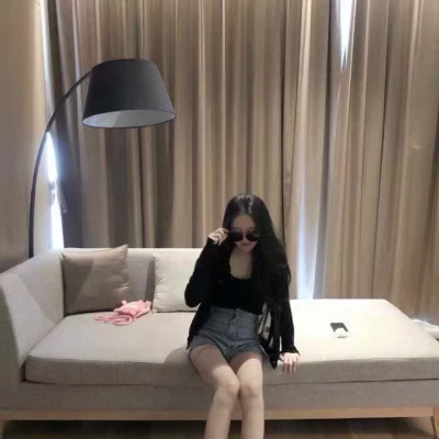 2025年最新款情侣头像一男一女