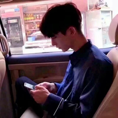 2025年最新款情侣头像一男一女