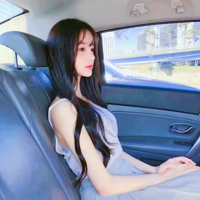 2025年最新款情侣头像一男一女