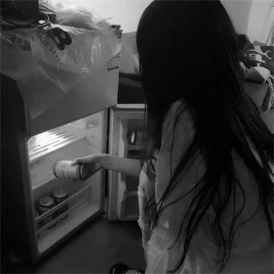 黑白一人一张高清情头