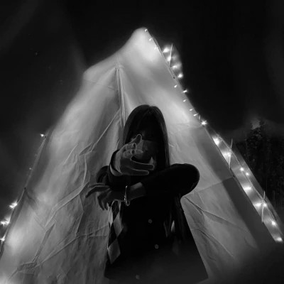 黑白一人一张高清情头