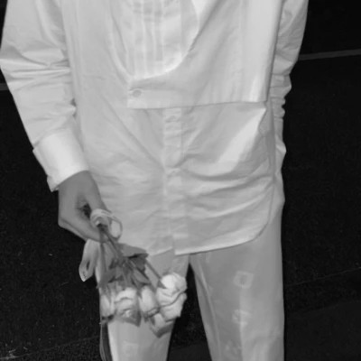 黑白一人一张高清情头