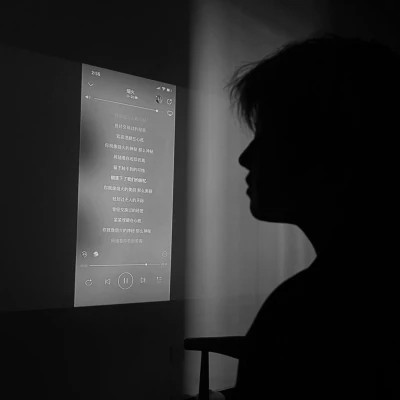 黑白一人一张高清情头