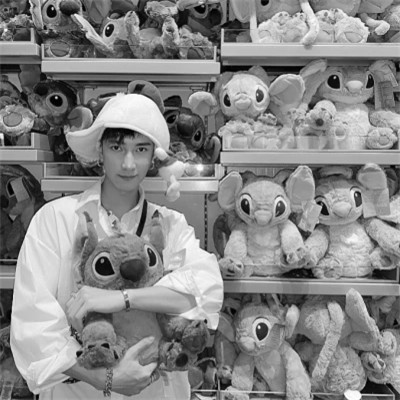 黑白一人一张高清情头