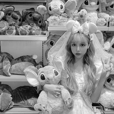 黑白一人一张高清情头