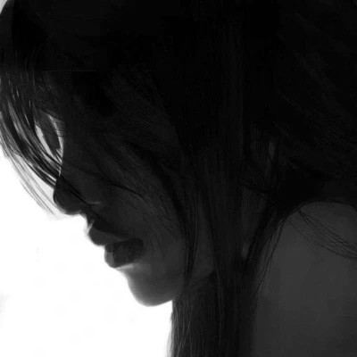 黑白一人一张高清情头