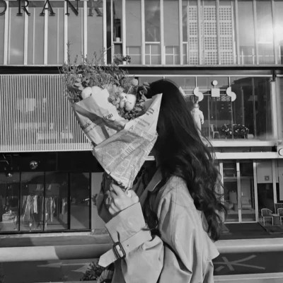 黑白一人一张高清情头