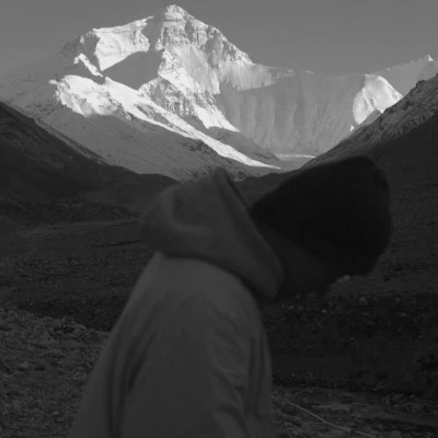 黑白一人一张高清情头