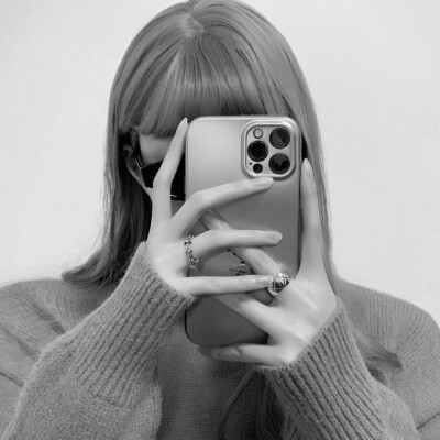 黑白一人一张高清情头