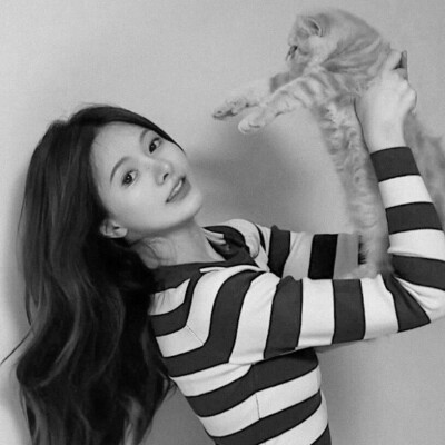 黑白一人一张高清情头