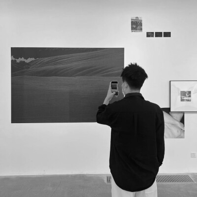 黑白一人一张高清情头