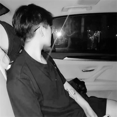 黑白高级情侣头像一人一张