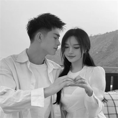 甜蜜虐狗情侣头像黑白高清图片