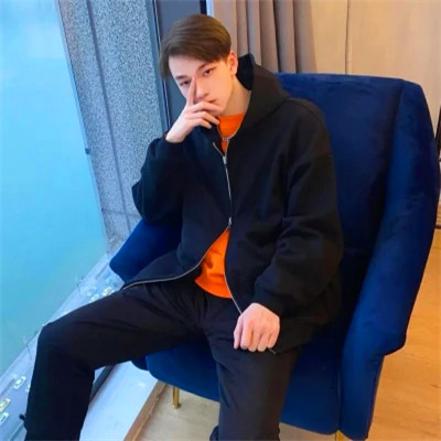微信情侣头像一男一女分开两张