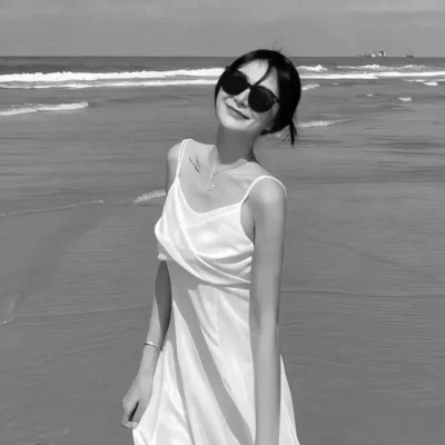 一男一女真人情侣头像黑白