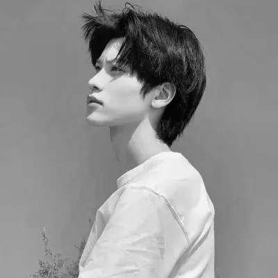 一男一女真人情侣头像黑白