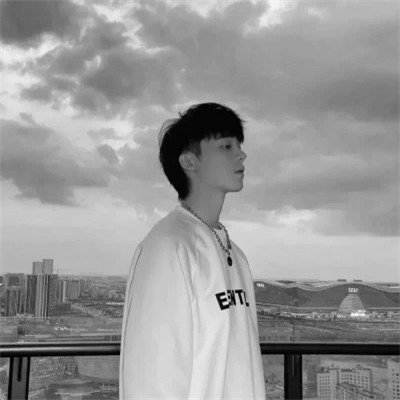 一男一女真人情侣头像黑白