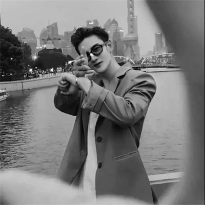一男一女真人情侣头像黑白