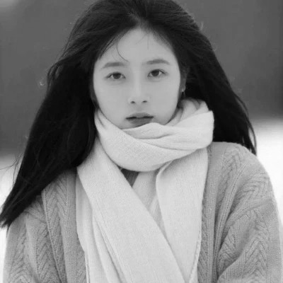一男一女真人情侣头像黑白