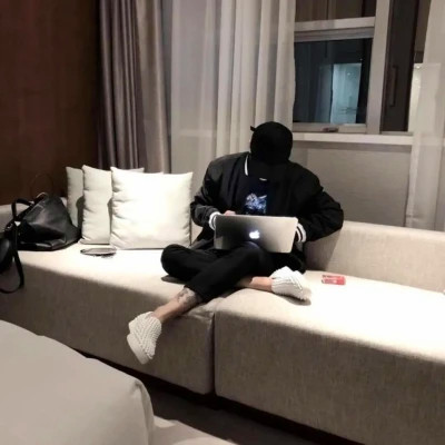 微信情侣头像配对一人一张