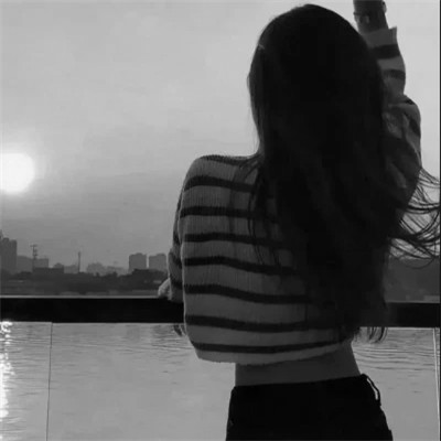 单人黑白小众真人情侣头像