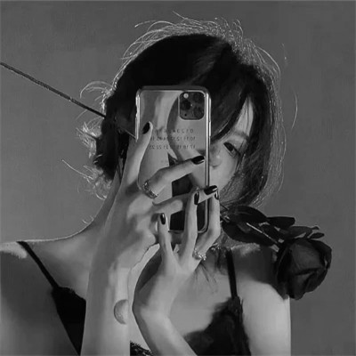2025年一男一女黑白情侣头像