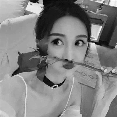 2025年一男一女黑白情侣头像