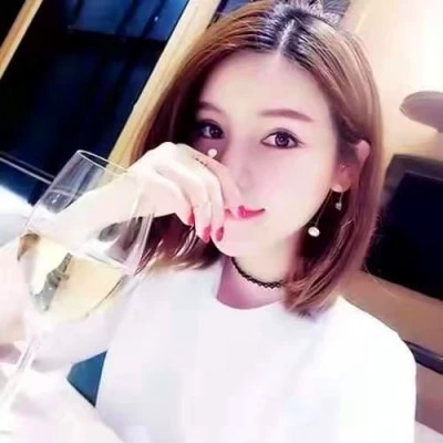 2025年最火情侣头像真人一男一女图片