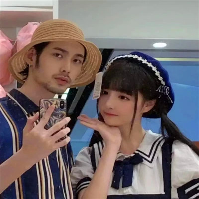 超甜的好看不易撞双人情侣头像