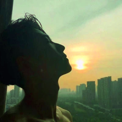 2025年真人一人一半情侣头像