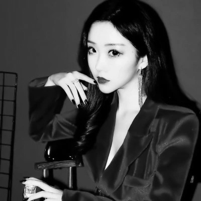 头像情侣霸气黑白一男一女