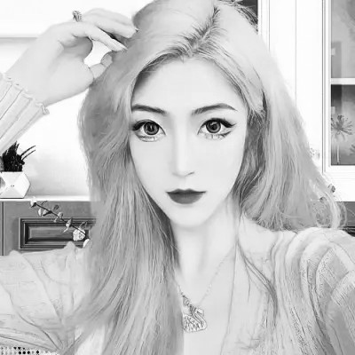 高质量一男一女纯黑白情侣头像图片