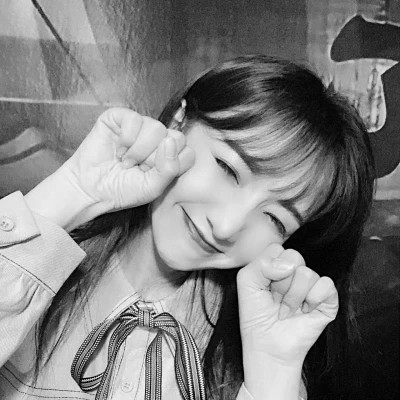 高质量一男一女纯黑白情侣头像图片