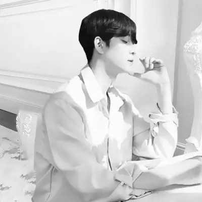 高质量一男一女纯黑白情侣头像图片