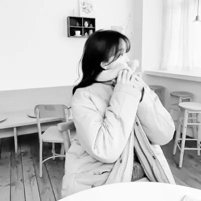 高质量一男一女纯黑白情侣头像图片