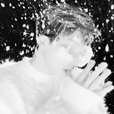 高质量一男一女纯黑白情侣头像图片