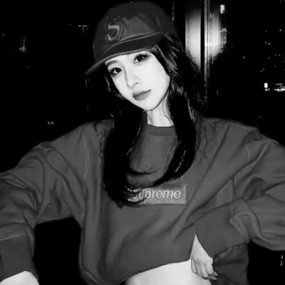 高质量一男一女纯黑白情侣头像图片