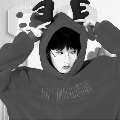 高质量一男一女纯黑白情侣头像图片