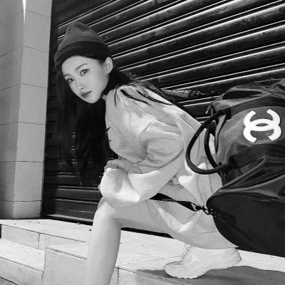 一男一女超拽霸气黑白情侣头像