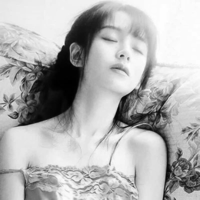 一男一女超拽霸气黑白情侣头像