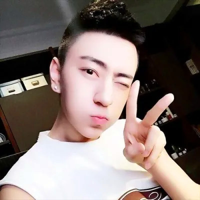 2025流行情侣头像一男一女一人一张