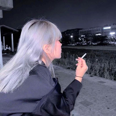 2025流行情侣头像一男一女一人一张