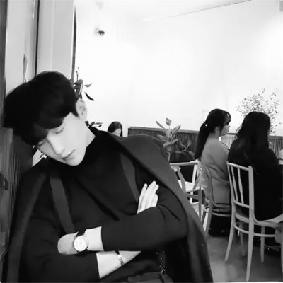 好看情头一男一女分开黑白