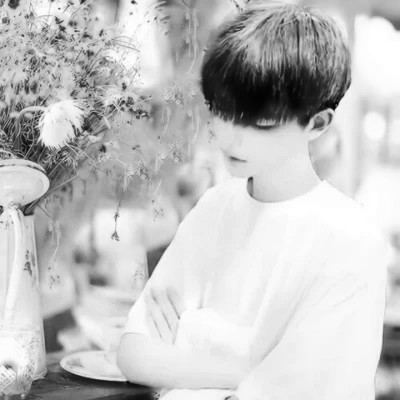 好看情头一男一女分开黑白