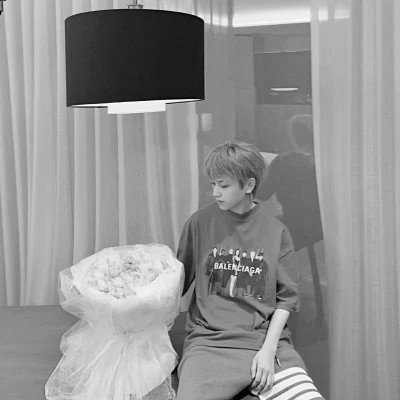 好看情头一男一女分开黑白