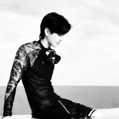 好看情头一男一女分开黑白